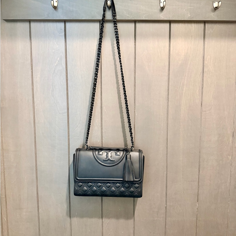 Tory Burch Fleming Matte Black Quilted Bag - Picture 7 of 10